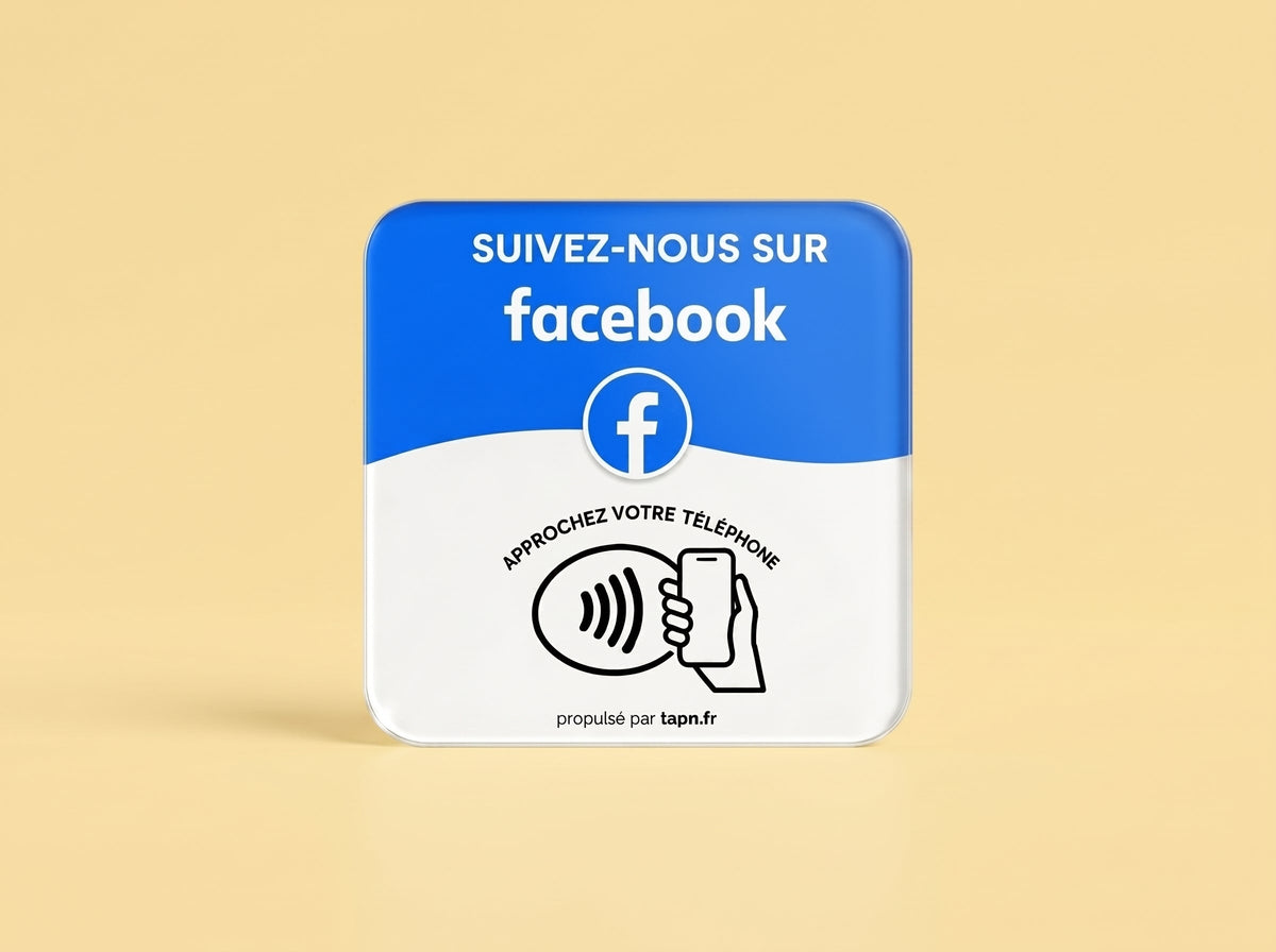 Carte NFC Facebook sur fond jaune safran