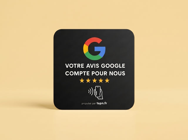 Carte NFC Google noire sur fond studio jaune safran